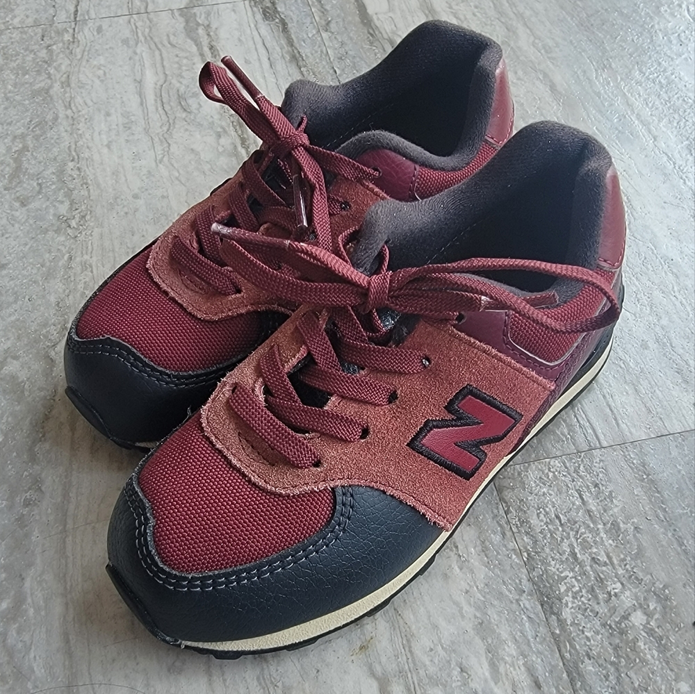 New Balance 574 child's size 10